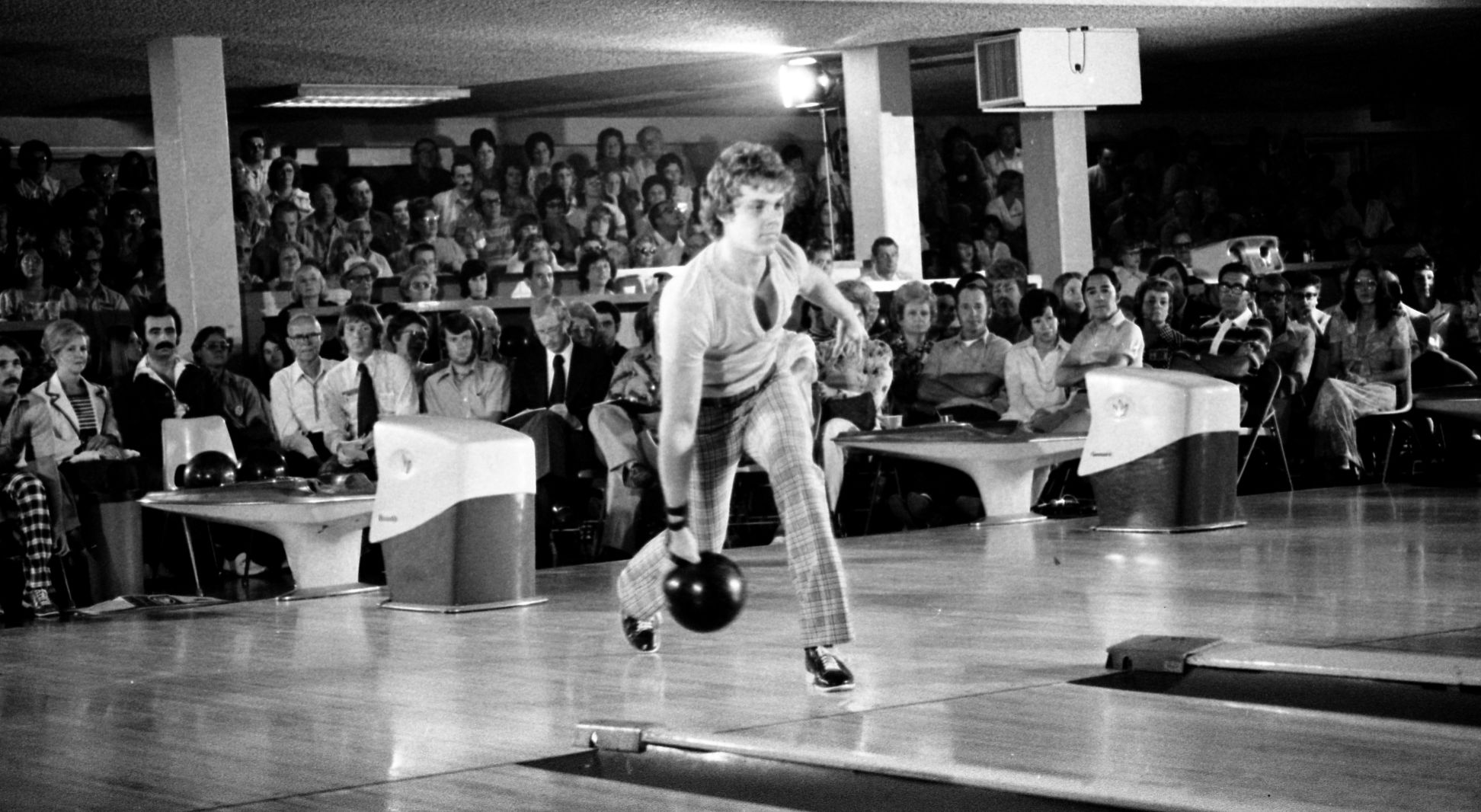 Golden Pin Lanes bowling in Tucson